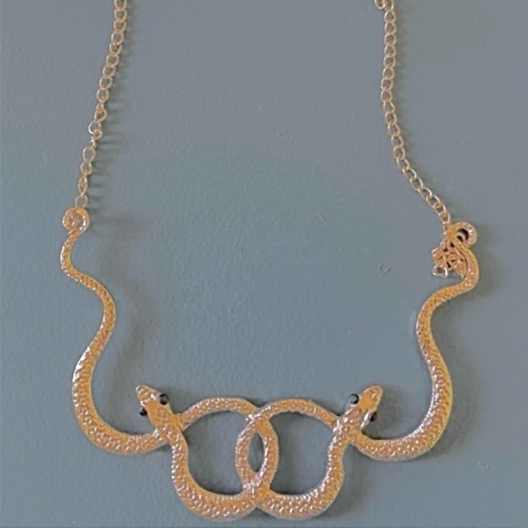 Auryn Gold Snakes Ouroboros Neverending Story Medusa Endless Knot Witch Necklace - Picture 13 of 15